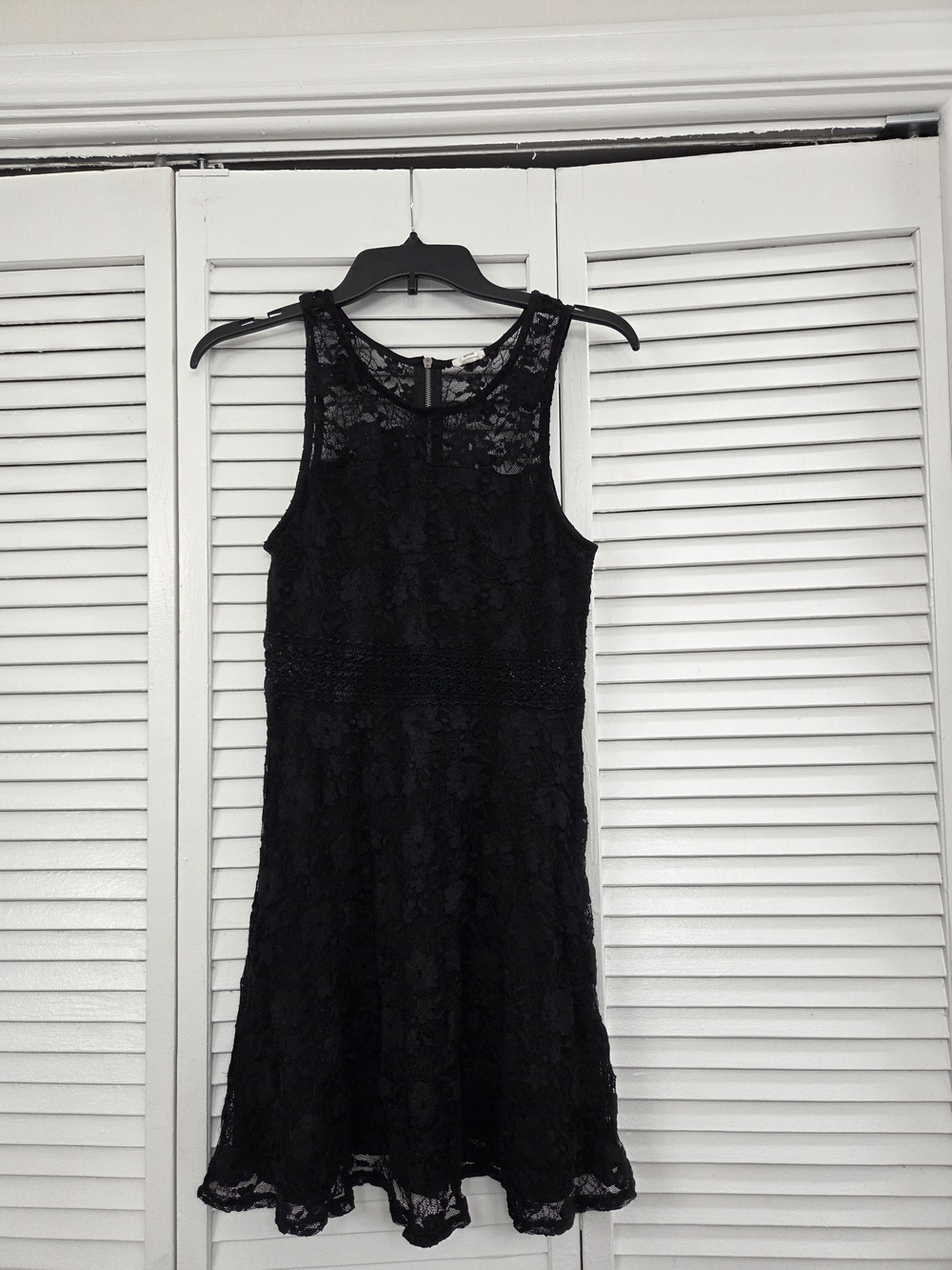 Garage Black Lace A-Line Sleeveless Dress